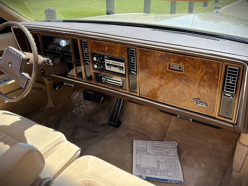 1985 Buick Riviera 4th-7th Gen - Image 13 of 17