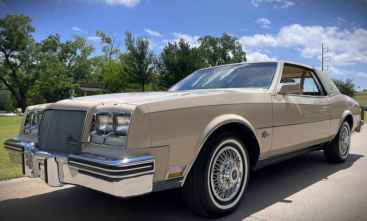 1985 Buick Riviera 4th-7th Gen - Image 10 of 17
