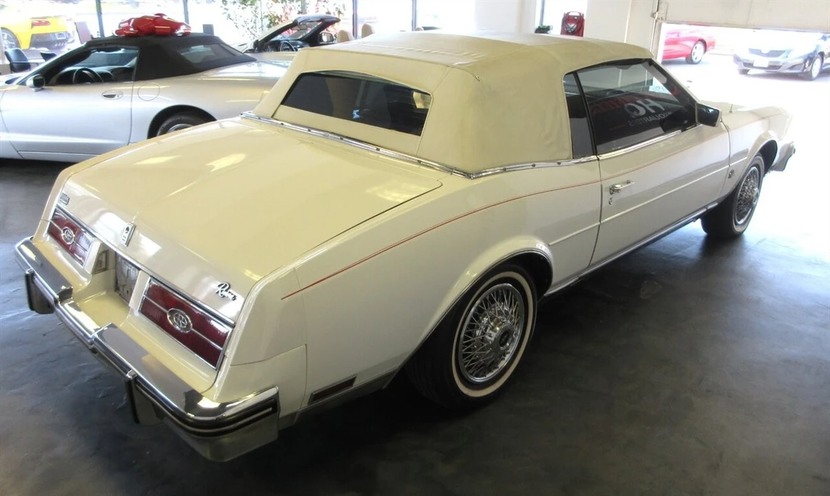 1985 Buick Riviera 4th-7th Gen - Image 14 of 24
