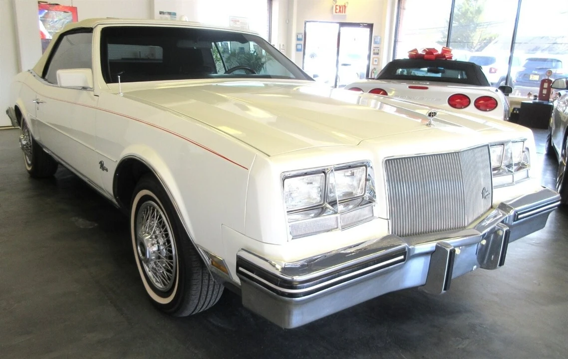 1985 Buick Riviera 4th-7th Gen - Image 12 of 24