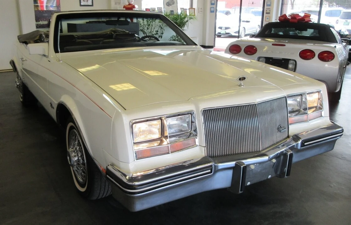 1985 Buick Riviera 4th-7th Gen - Image 2 of 24