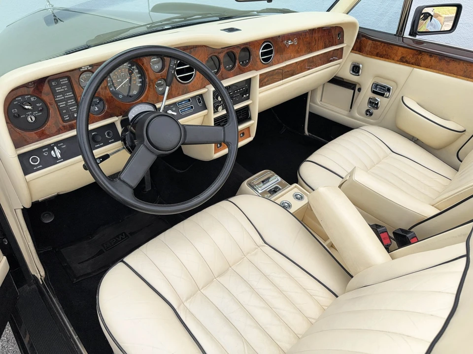 1985 Rolls-Royce Corniche Series I - Image 24 of 31