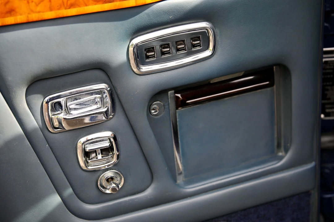 1985 Rolls-Royce Corniche Series I - Image 23 of 31