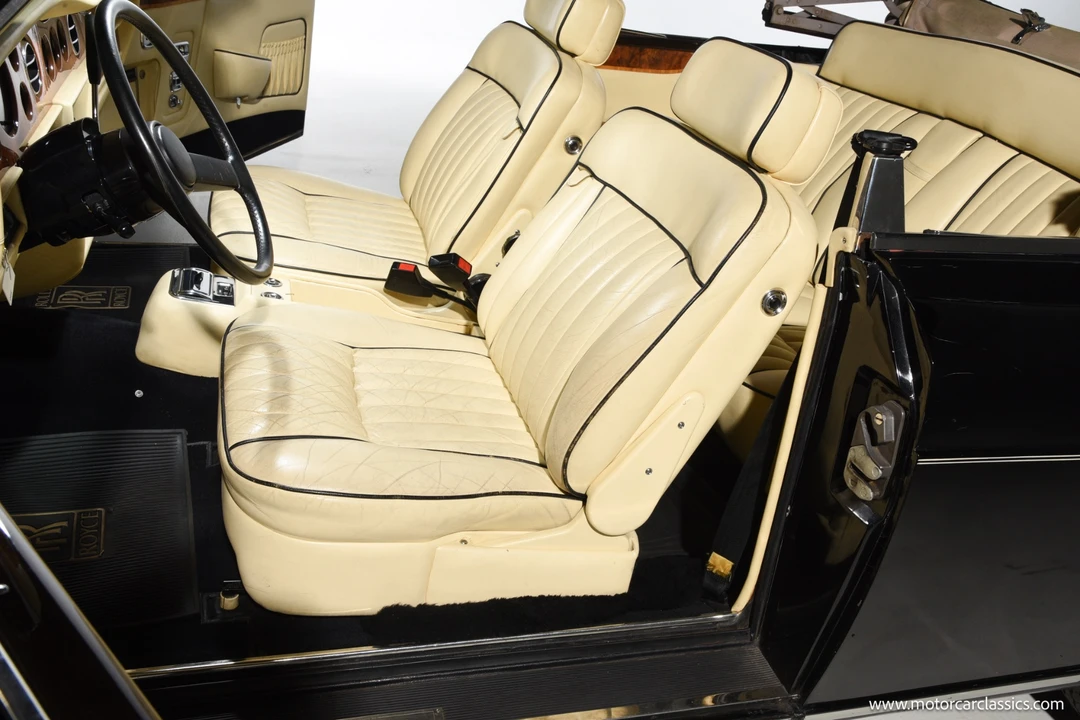 1985 Rolls-Royce Corniche Series I - Image 25 of 31