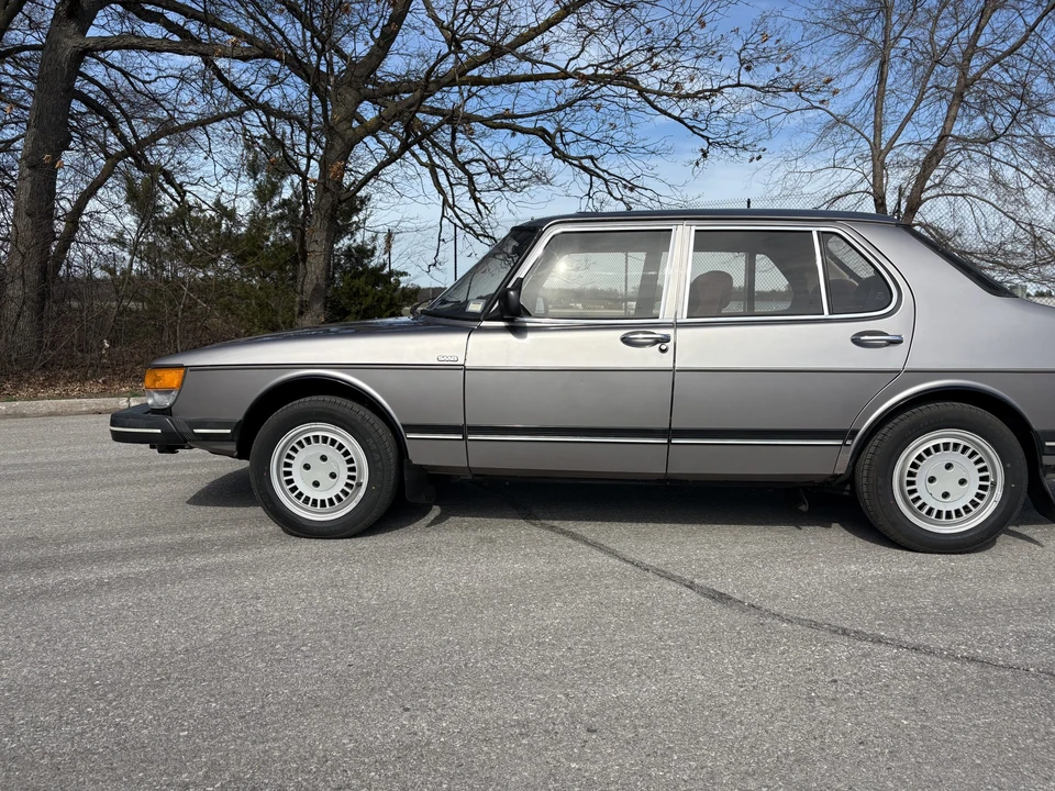 1985 Saab 900 1st Gen - Image 11 of 31