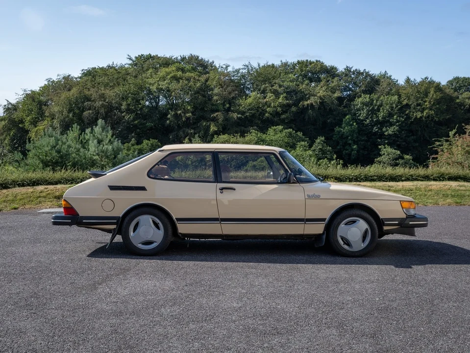 1985 Saab 900 Turbo 1st Gen - Image 9 of 30