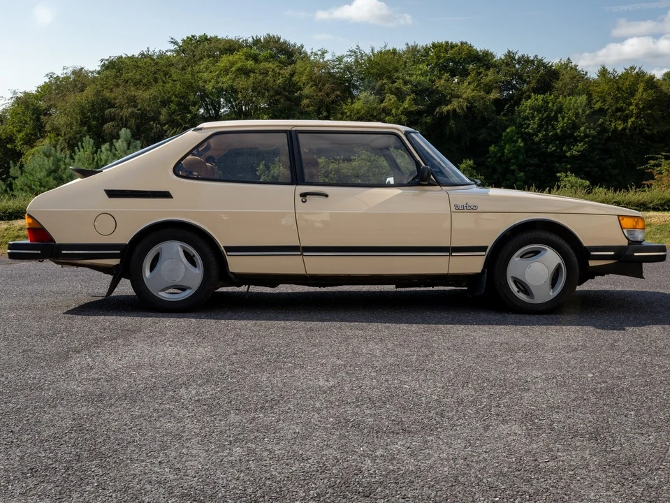 1985 Saab 900 Turbo 1st Gen - Image 13 of 30
