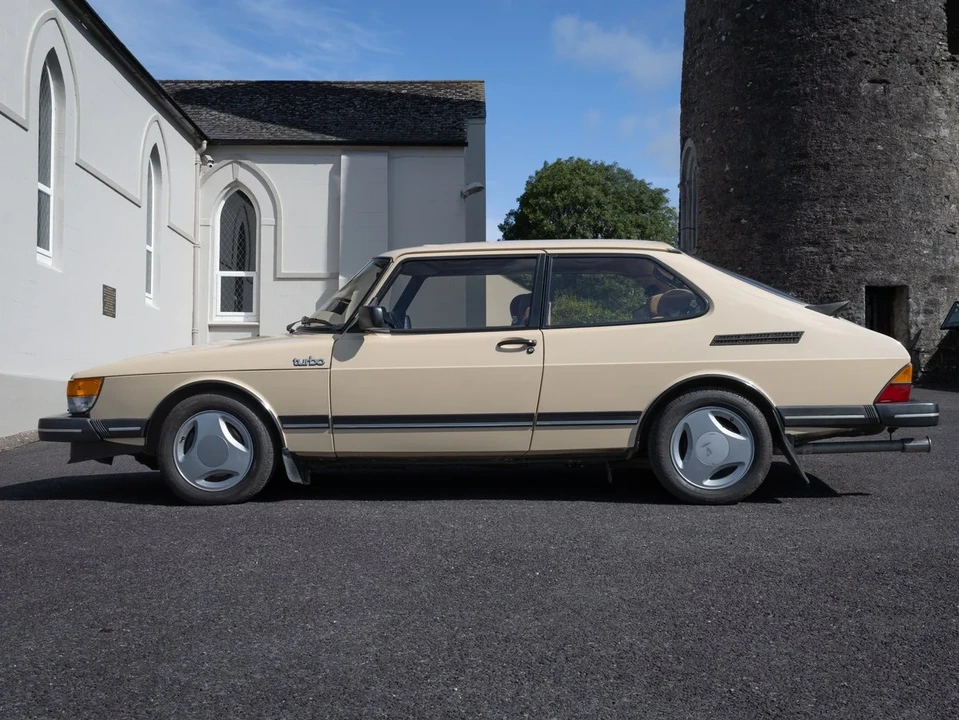 1985 Saab 900 Turbo 1st Gen - Image 10 of 30