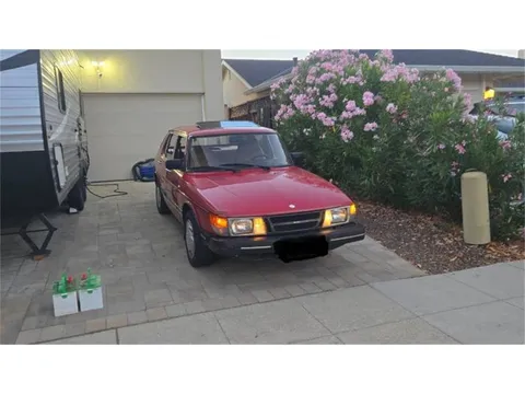 1985 Saab 900S Sedan