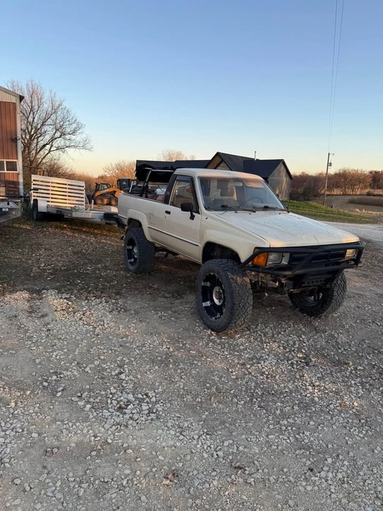 1985 Toyota 4Runner 1st Gen - Image 5 of 11