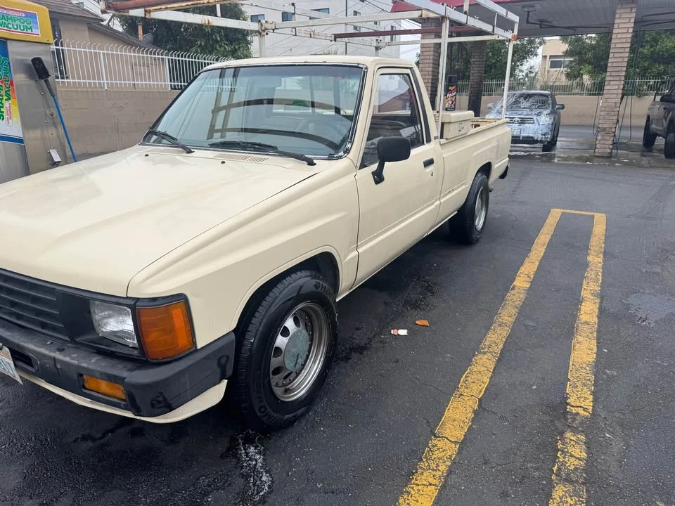 1985 Toyota Corolla AE86 - Image 2 of 3