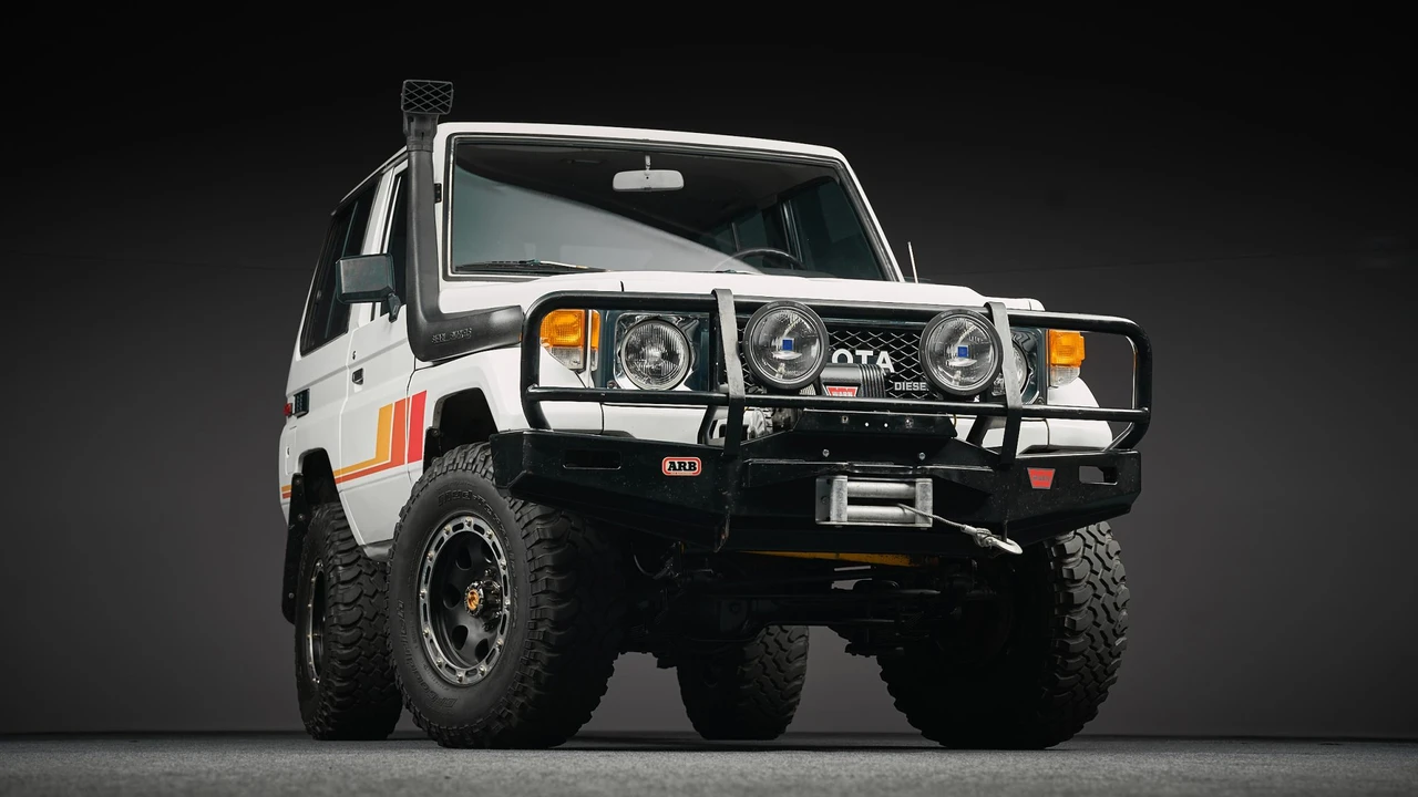 1985 Toyota J70 Land Cruiser - Image 24 of 31