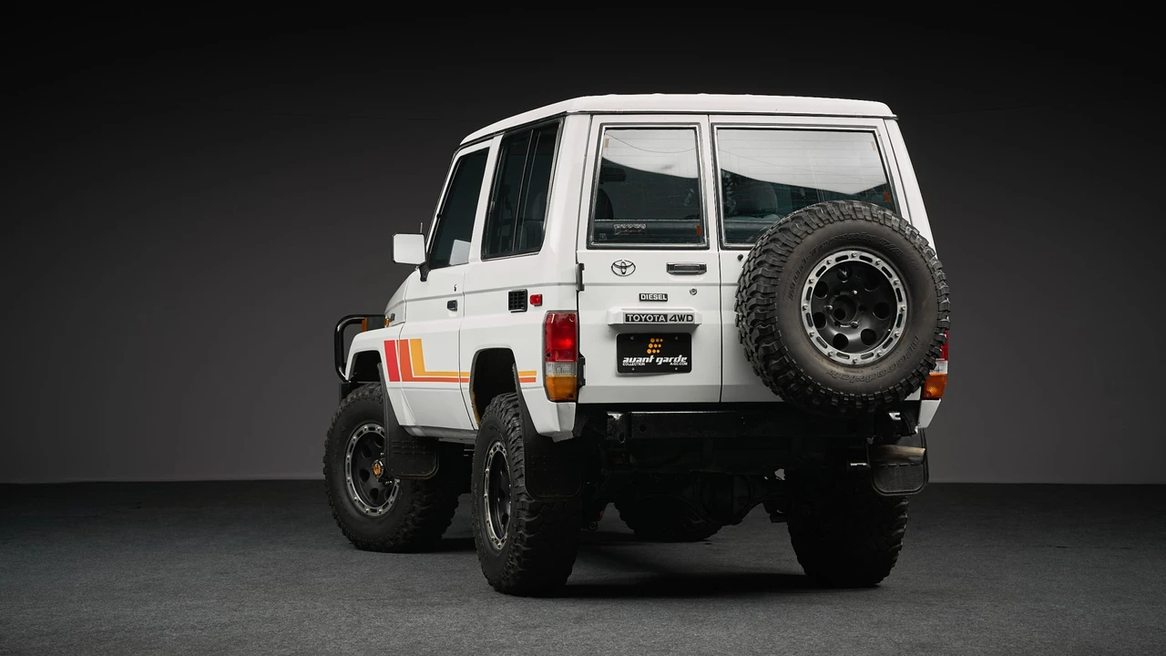 1985 Toyota J70 Land Cruiser - Image 15 of 31