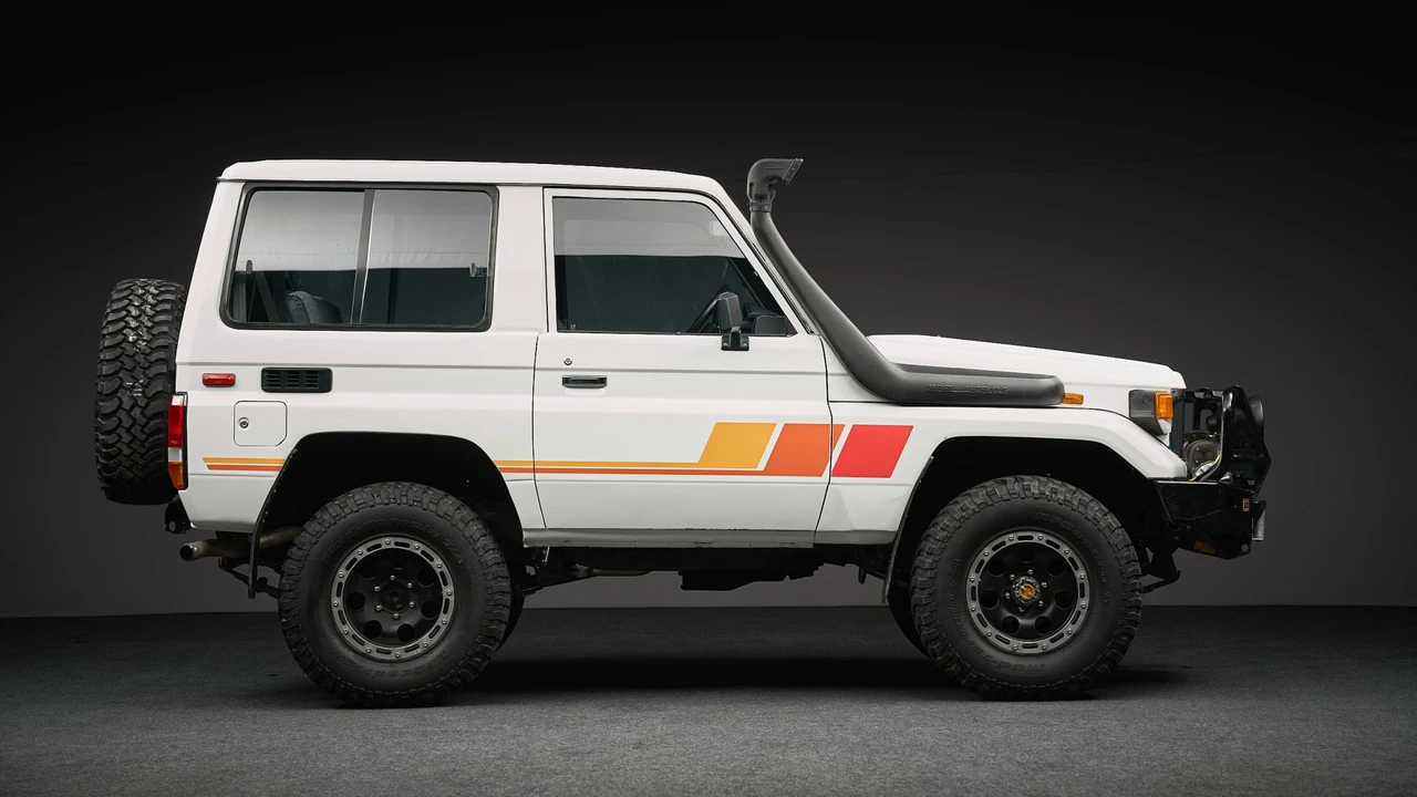 1985 Toyota J70 Land Cruiser - Image 21 of 31
