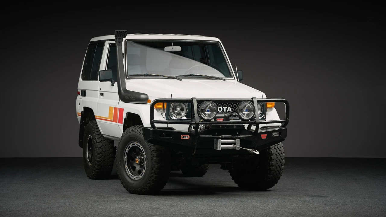 1985 Toyota J70 Land Cruiser - Image 25 of 31