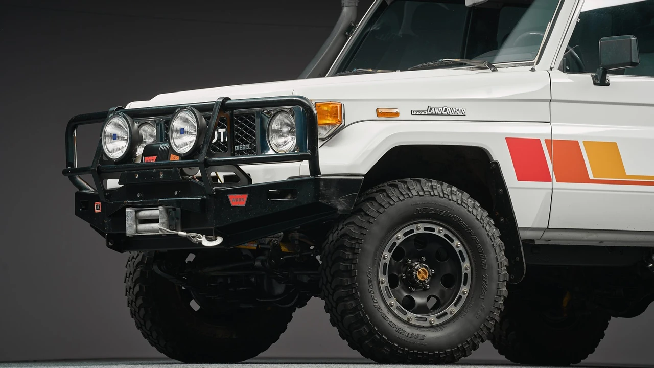 1985 Toyota J70 Land Cruiser - Image 28 of 31