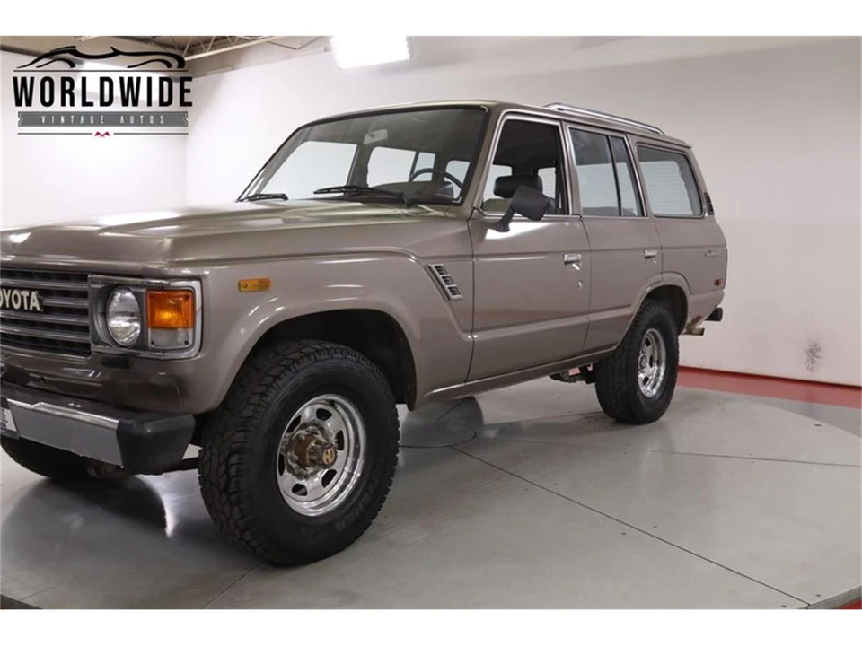 1985 Toyota J60 Land Cruiser - Image 13 of 31