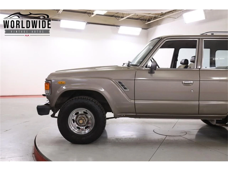 1985 Toyota J60 Land Cruiser - Image 7 of 31