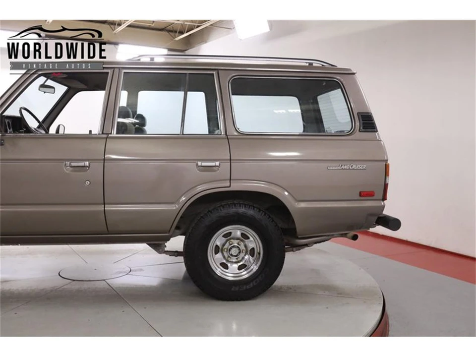 1985 Toyota J60 Land Cruiser - Image 10 of 31