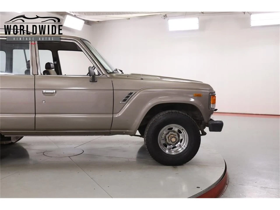 1985 Toyota J60 Land Cruiser - Image 8 of 31