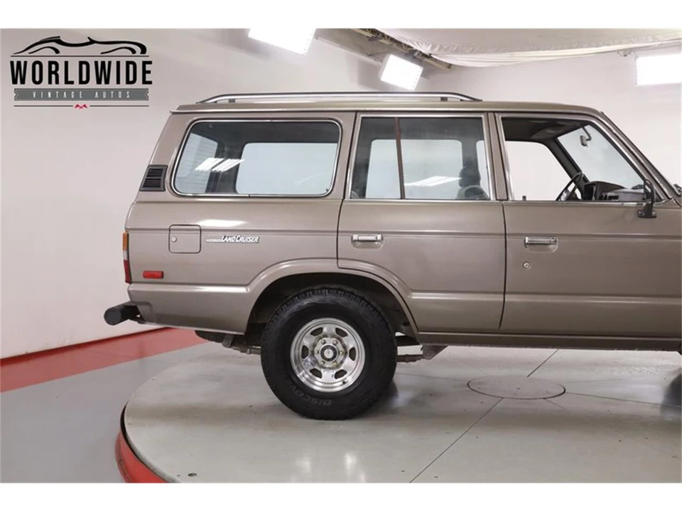 1985 Toyota J60 Land Cruiser - Image 9 of 31
