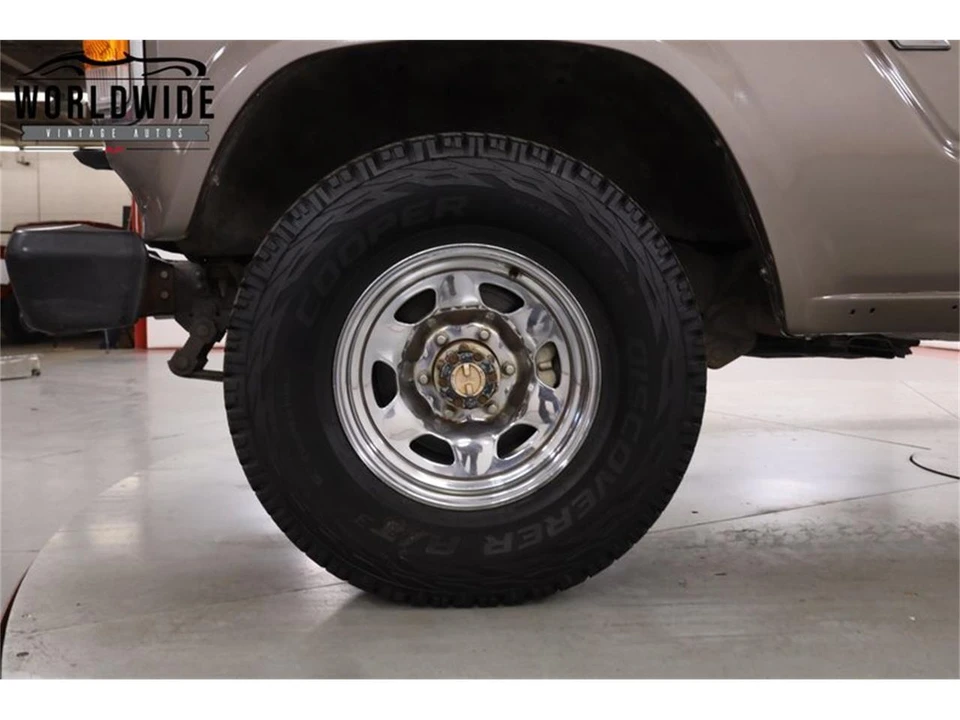 1985 Toyota J60 Land Cruiser - Image 12 of 31