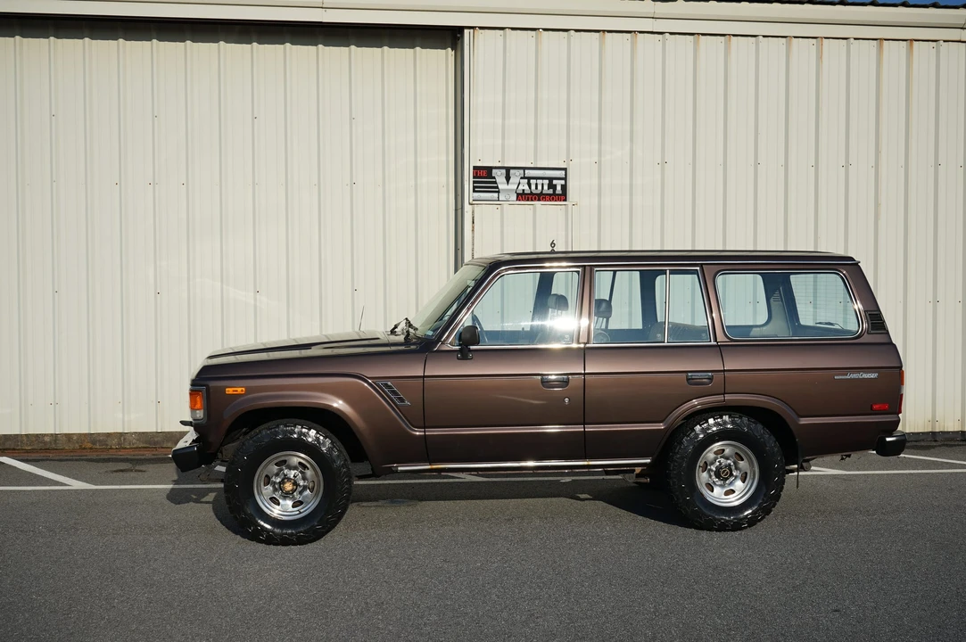 1985 Toyota J60 Land Cruiser - Image 2 of 31
