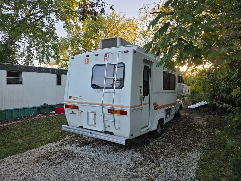 1985 Toyota Dolphin - Image 5 of 21