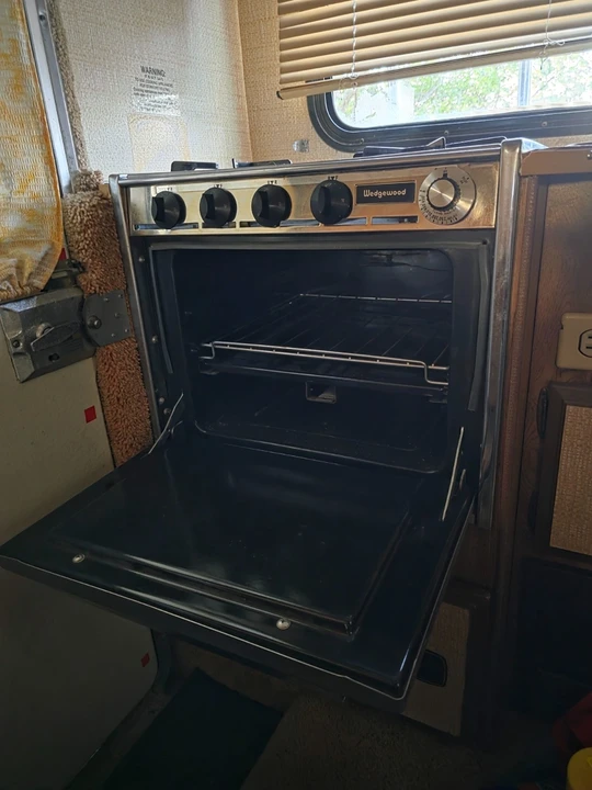 1985 Toyota Dolphin - Image 16 of 21