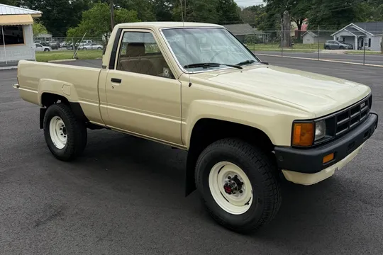1985 Toyota Pickup 4×4 5-Speed