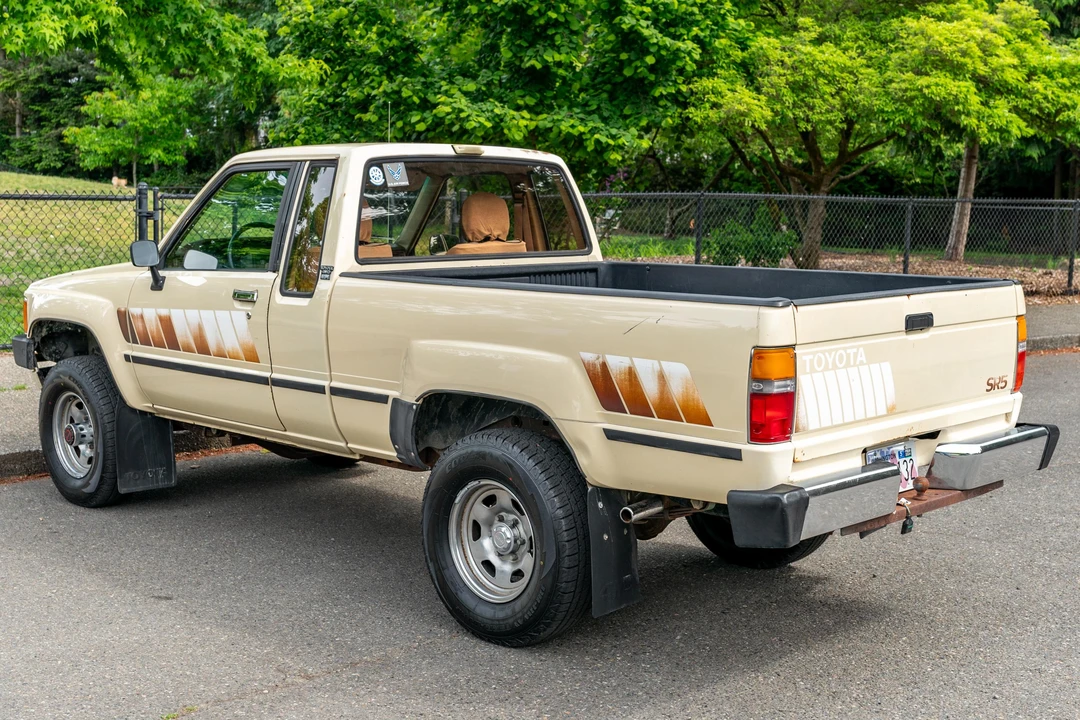 1985 Toyota Hilux 3rd Gen - Image 4 of 31