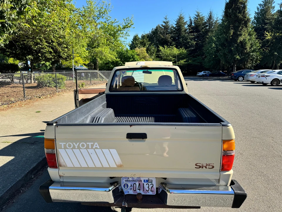 1985 Toyota Hilux 3rd Gen - Image 9 of 31