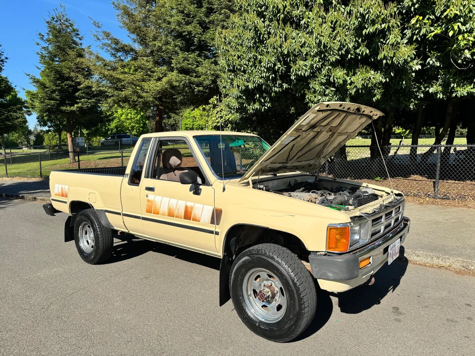 1985 Toyota Hilux 3rd Gen - Image 13 of 31