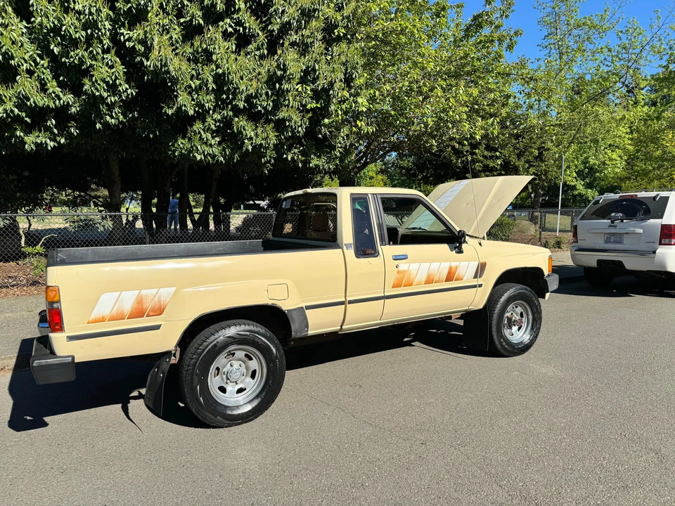 1985 Toyota Hilux 3rd Gen - Image 11 of 31