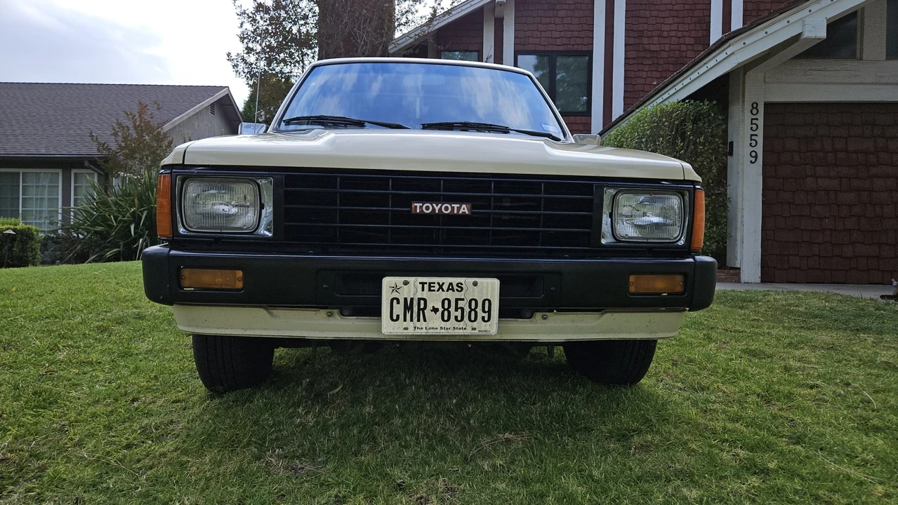1985 Toyota Hilux 4th Gen - Image 12 of 31