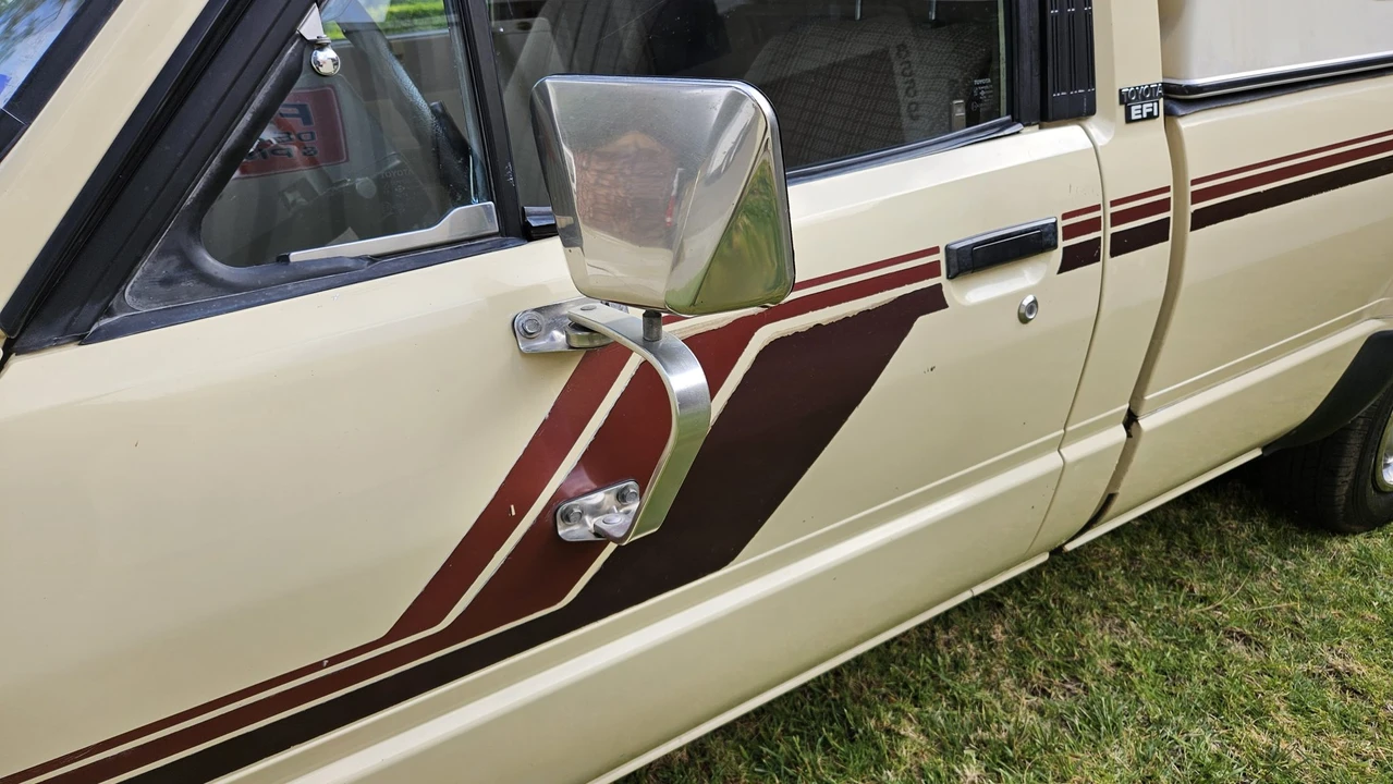 1985 Toyota Hilux 4th Gen - Image 15 of 31
