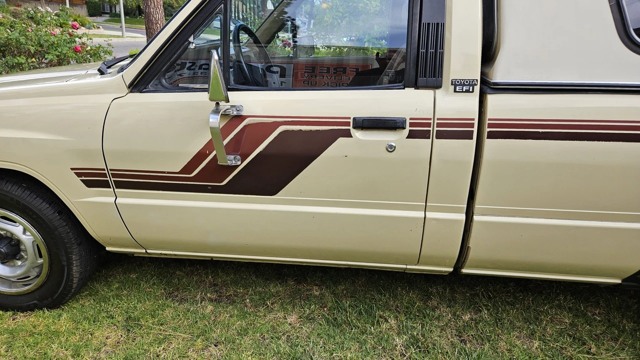 1985 Toyota Hilux 4th Gen - Image 14 of 31