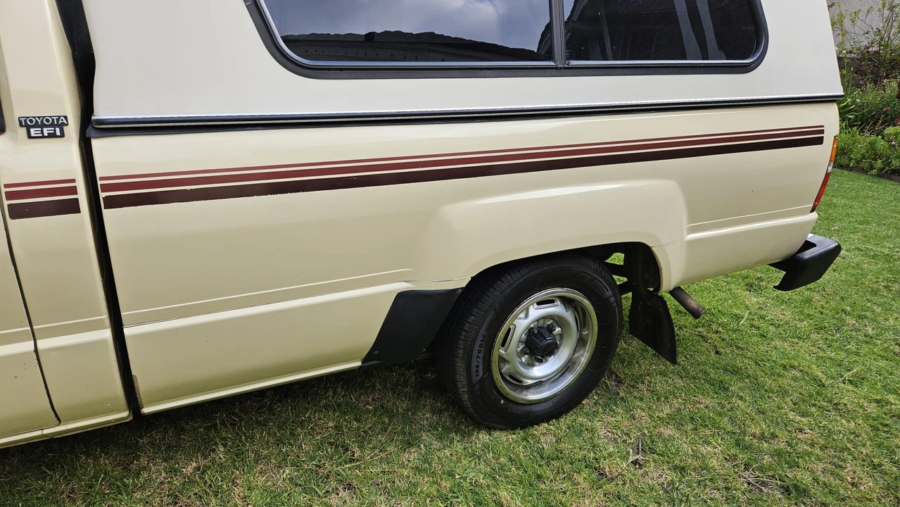 1985 Toyota Hilux 4th Gen - Image 16 of 31