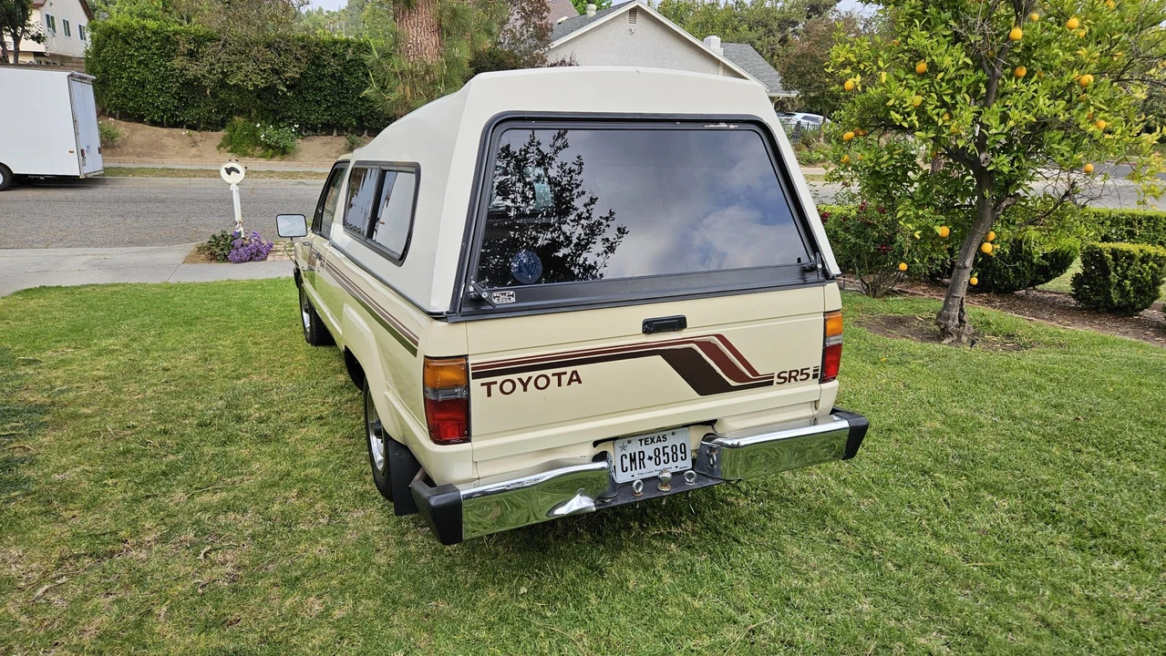 1985 Toyota Hilux 4th Gen - Image 10 of 31