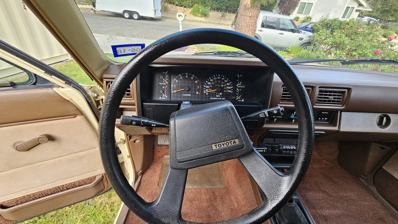 1985 Toyota Hilux 4th Gen - Image 30 of 31
