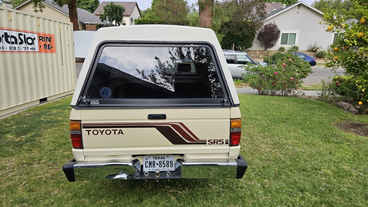 1985 Toyota Hilux 4th Gen - Image 8 of 31