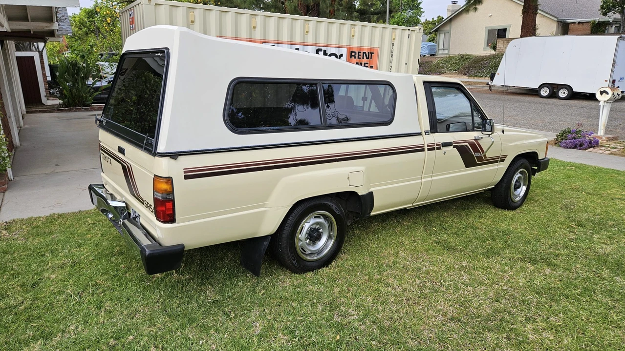 1985 Toyota Hilux 4th Gen - Image 7 of 31