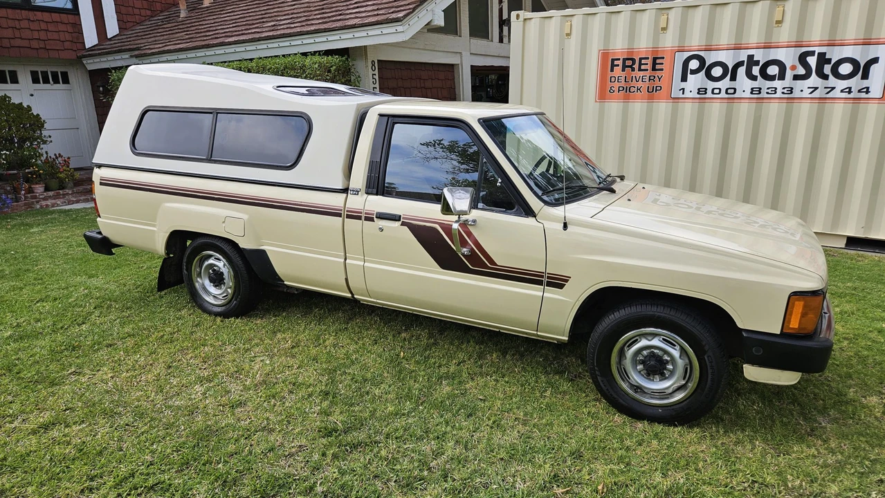 1985 Toyota Hilux 4th Gen - Image 6 of 31