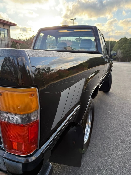 1985 Toyota Hilux 4th Gen - Image 15 of 21