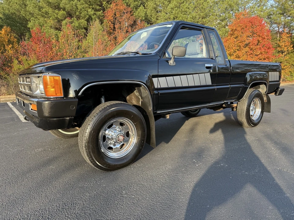 1985 Toyota Hilux 4th Gen - Image 2 of 21