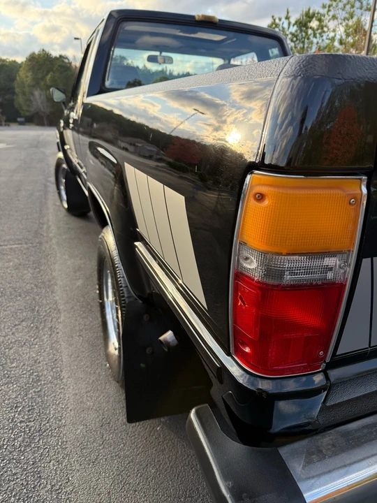 1985 Toyota Hilux 4th Gen - Image 14 of 21