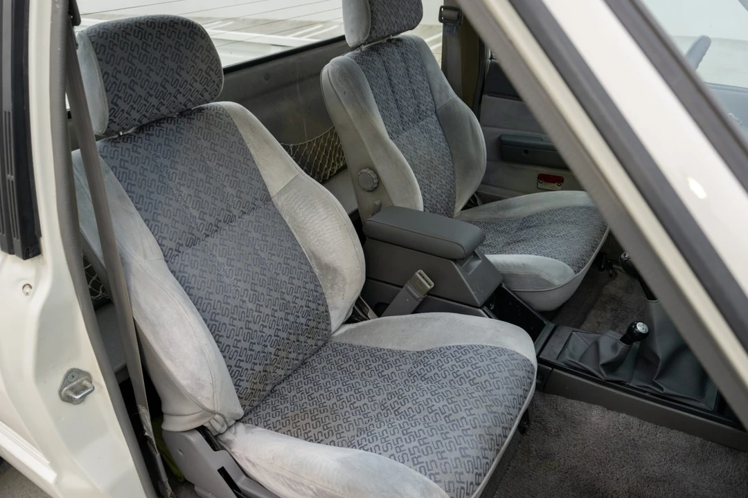1985 Toyota Hilux 4th Gen - Image 4 of 7