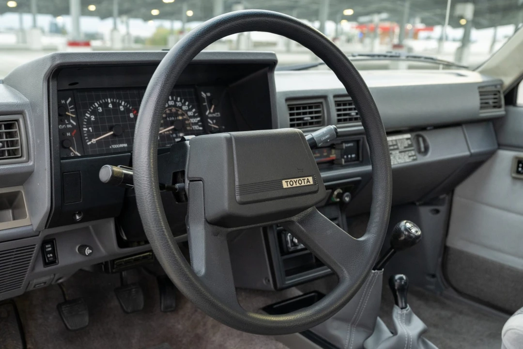 1985 Toyota Hilux 4th Gen - Image 5 of 7
