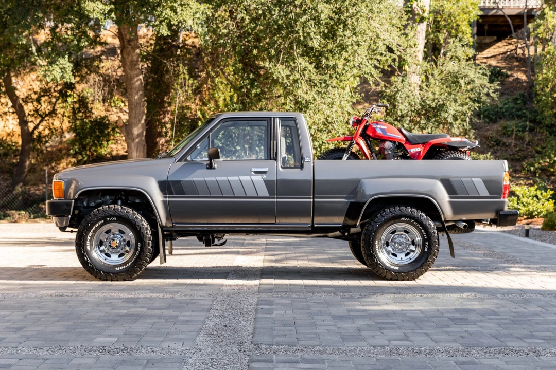 1985 Toyota Hilux 4th Gen - Image 2 of 31