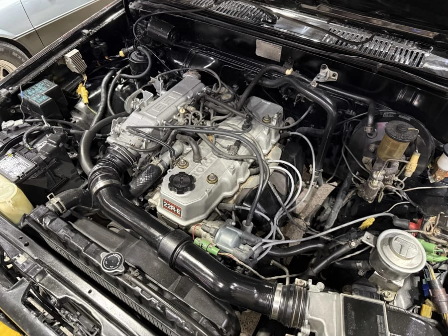 1985 Toyota Hilux 4th Gen - Image 6 of 6